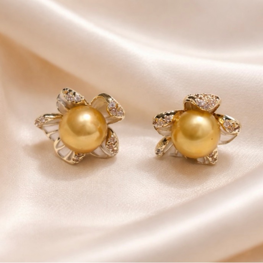 Genuine freshwater pearl in golden yellow Flower Stud Earrings/micron setting
